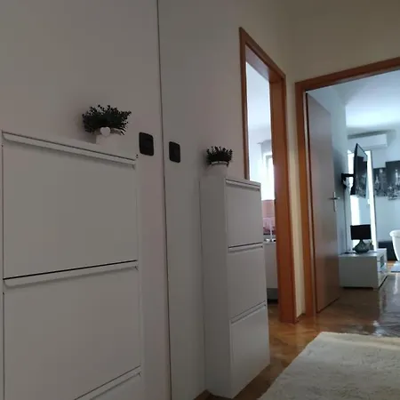 Sve U 5 Minuta Apartment *